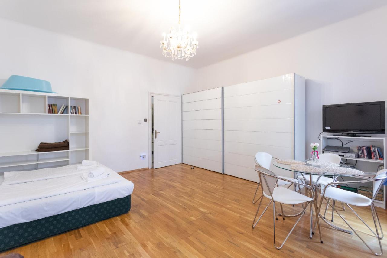 וינה Central Garden Apartments מראה חיצוני תמונה