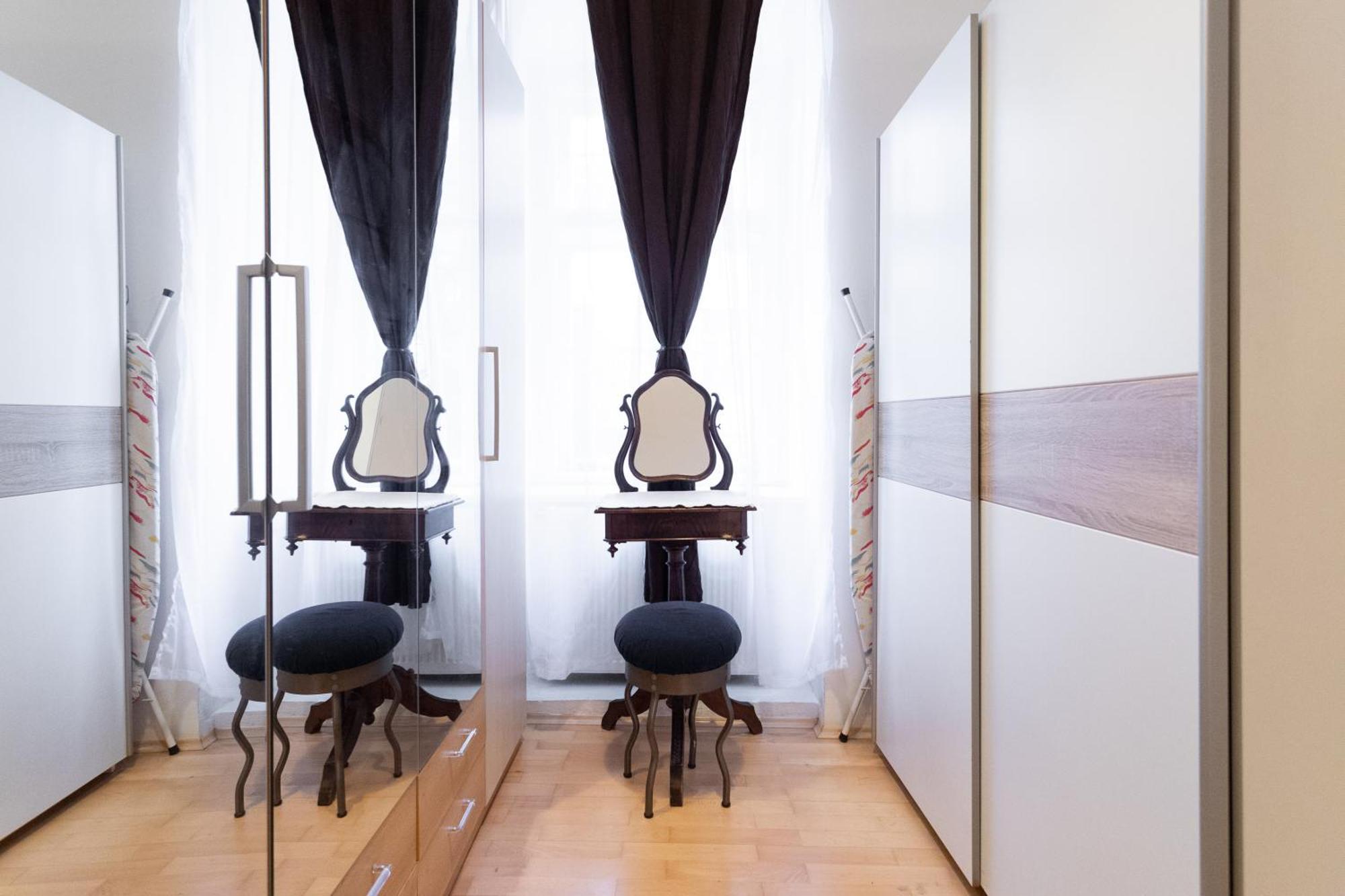 וינה Central Garden Apartments חדר תמונה